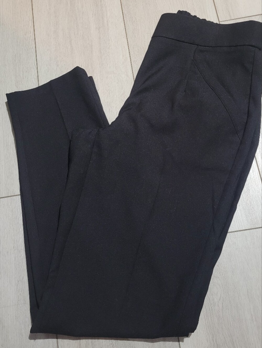 Reitmans Women's Flat Front Elastic Waist Cigarette Leg Trousers 3 Black